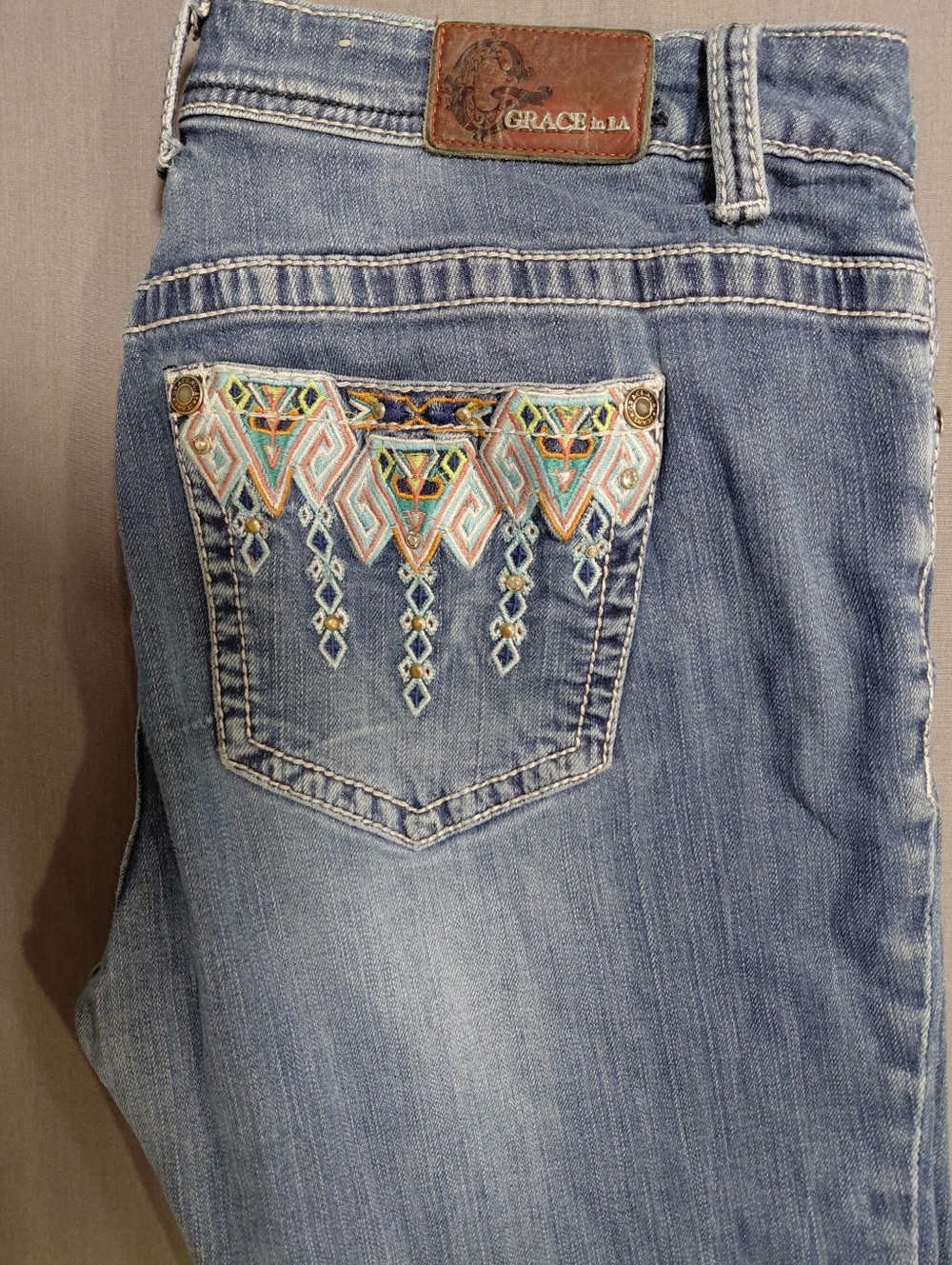 Grace in LA Women’s Light Blue Denim Jeans with Embroidered Geometric Pocket